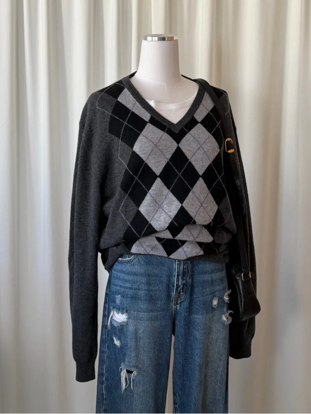 Joseph & Lyman 100% Cashmere Argyle V-Neck Sweater Gray Black Large. - Picture 4 of 12